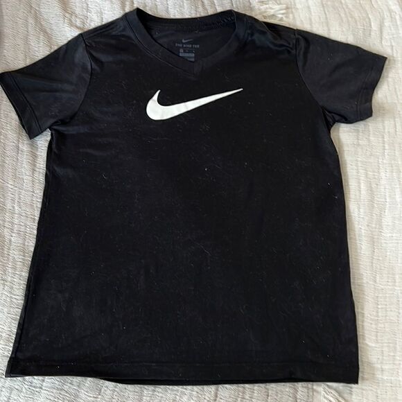 Nike Boys Med V Neck Black Tee Shirt. - Picture 1 of 3
